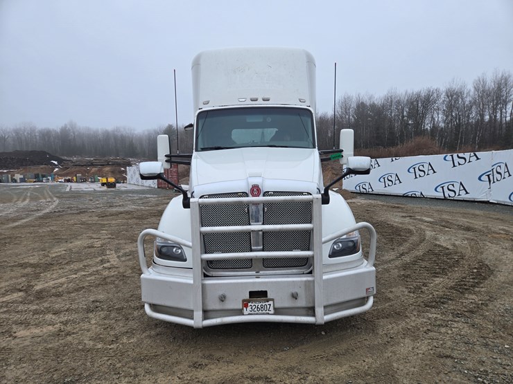 2017-kenworth-t680-image-8