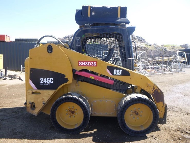 2010-caterpillar-246c-image-7