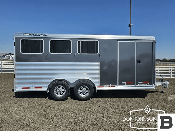 2024-featherlite-9400-73pt-3-h-horse-trailer-image-4