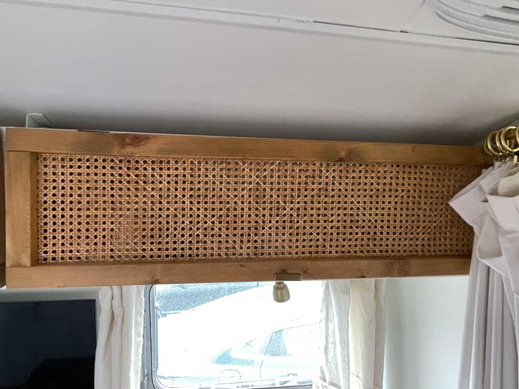 #1435-•-1978-airstream-land-yacht-31'---fully-remodeled,-road-ready-(has-wi-title)-(of)-image-39