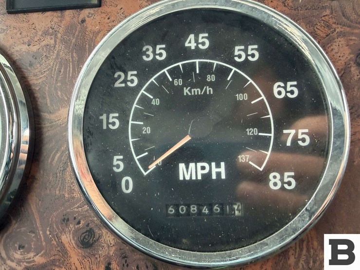 2001-international-9200-image-63