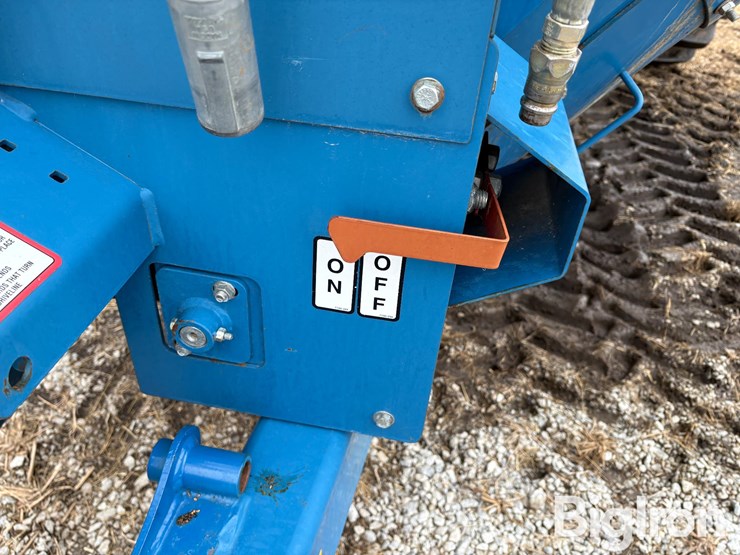 2002-kinze-1050-image-9