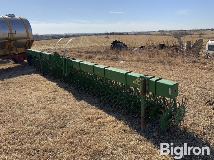 john-deere-e0400-rotary-hoe-image-1