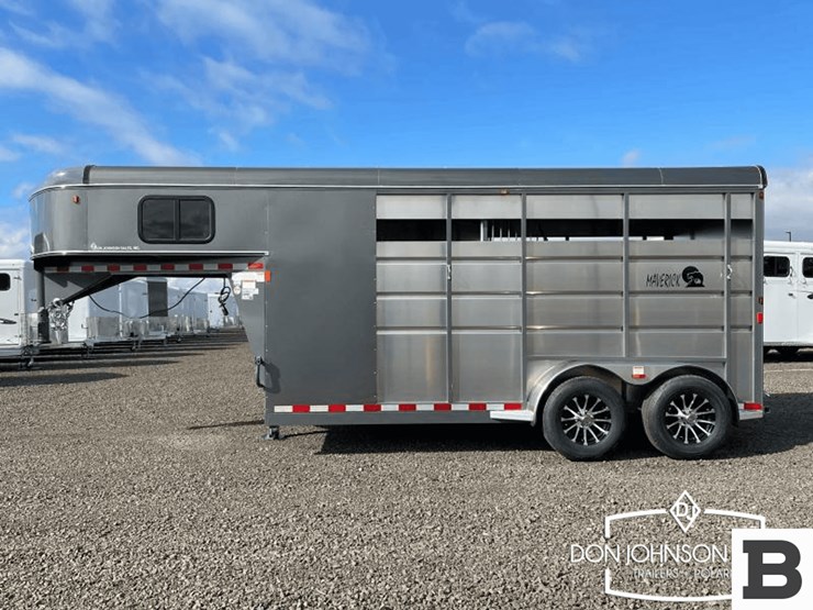2024-c&b-maverick-2-h-gooseneck-horse-trailer-image-4