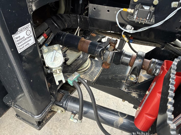 2013-new-holland-t9.505-image-32