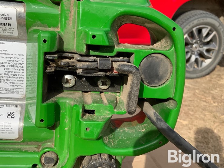 2023-john-deere-7000-image-15