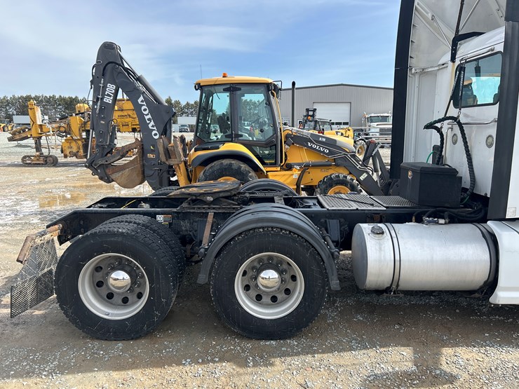 2017-kenworth-t680-image-19