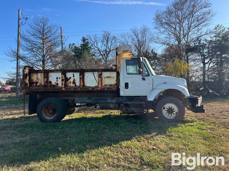 2006-international-7300-image-4