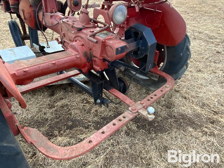 mccormick-farmall-b-2wd-tractor-w/mower-image-9