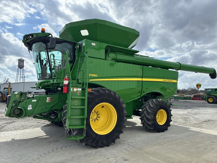 2013-john-deere-s680-image-10