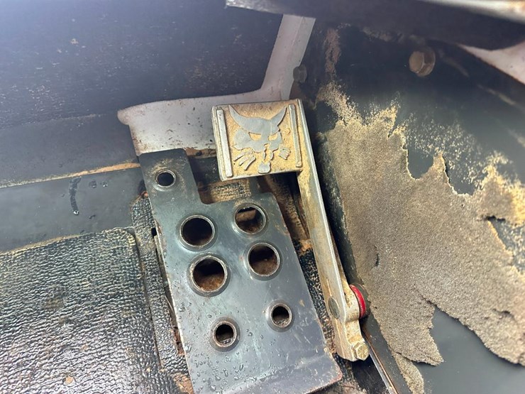 2015-bobcat-t590-image-44