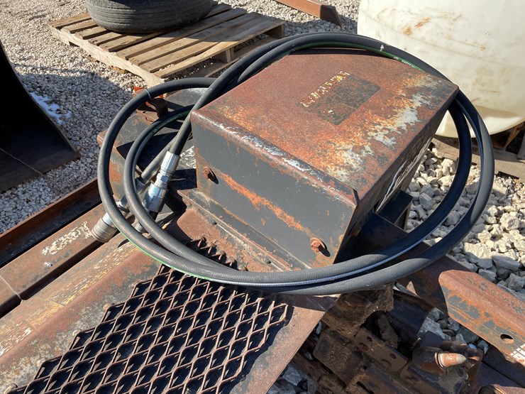 #6101-•-universal-mount-lowe-25c-trencher-image-6