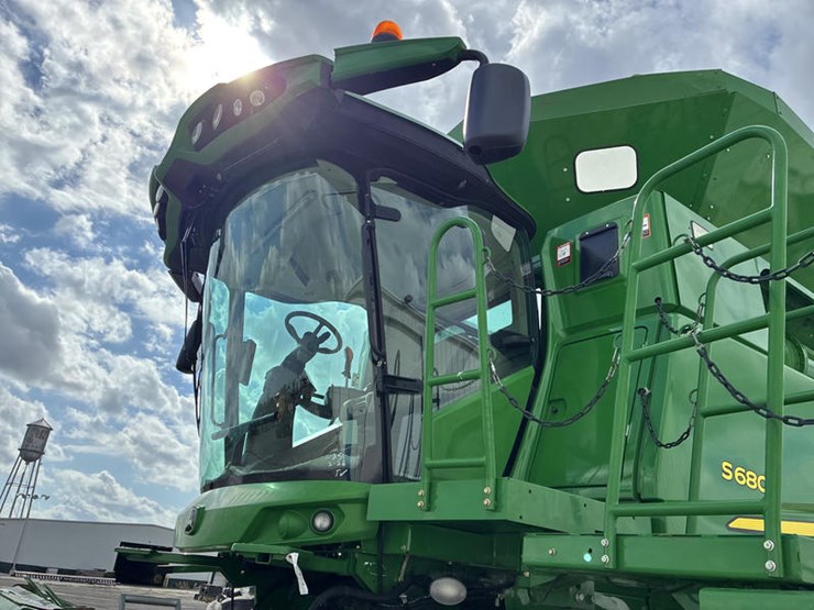 2013-john-deere-s680-image-23