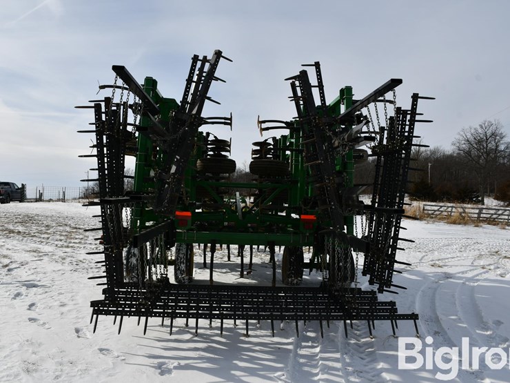 2011-john-deere-2310-image-6