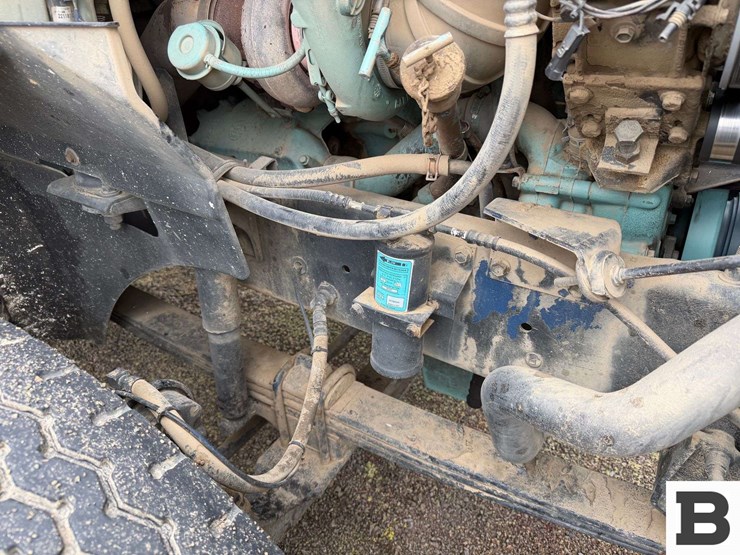 2001-international-9200-image-15