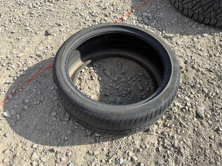 #27578-•-(1)-p-zero-265/35r20-tire-inv#-27578-image-4