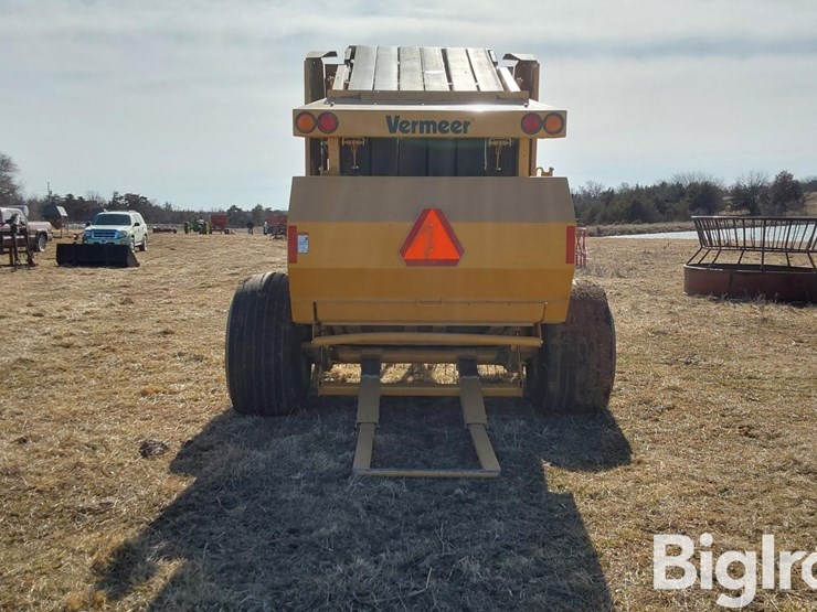 2017-vermeer-604n-image-6