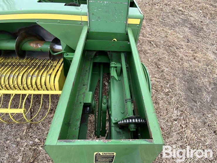 john-deere-336-image-11