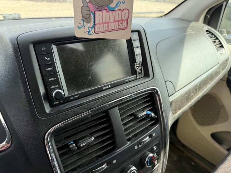 2014-dodge-grand-caravan-image-36