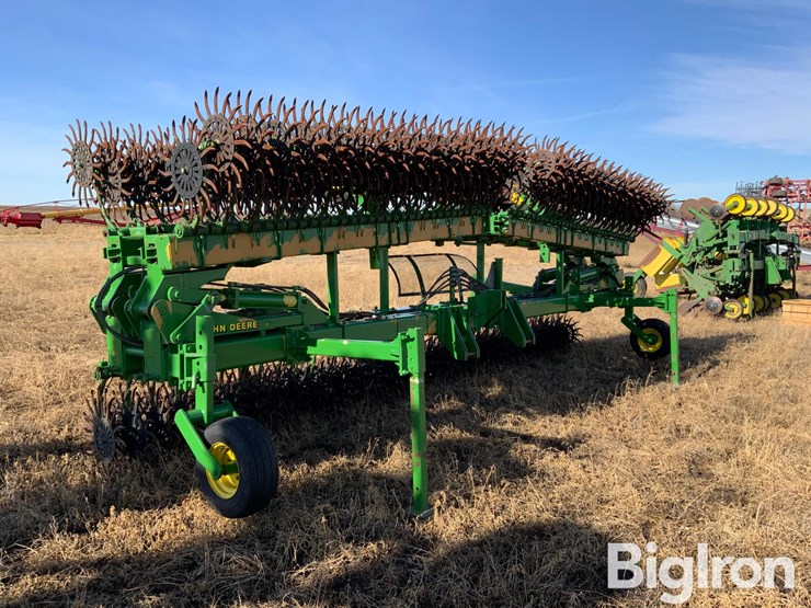 2022-john-deere-60-image-3