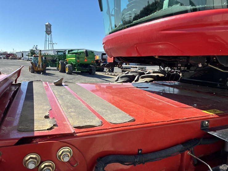 2012-case-ih-8230-image-26