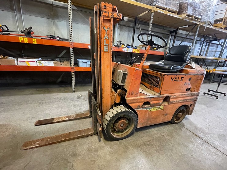 #1451-•-yale-5000-lb-lift-capacity-forklift-(pr4)-image-2