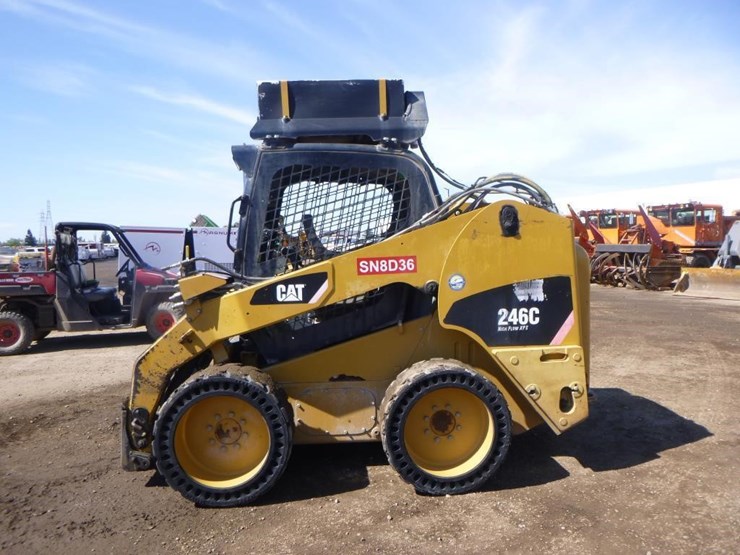 2010-caterpillar-246c-image-5