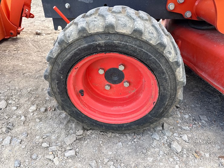 2013-kubota-bx2670-image-12