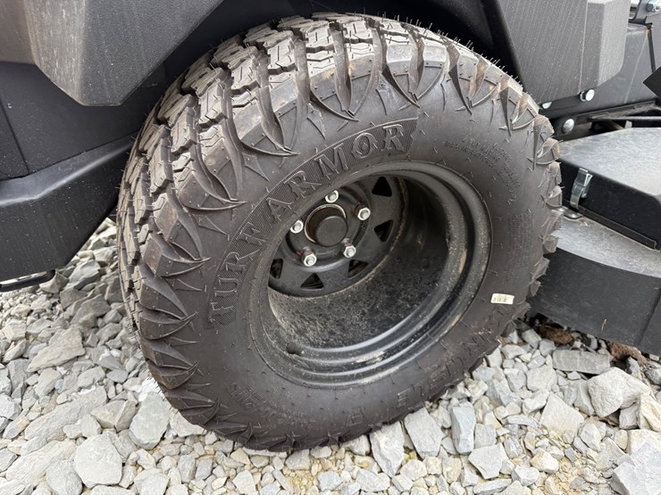 #6-•-unused-yakta-yxr610-61"-zero-turn-mower-197116-inv#-40694-image-3