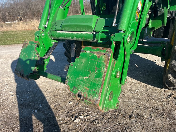 2015-john-deere-5100e-image-8