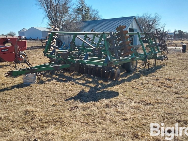 john-deere-724-image-1