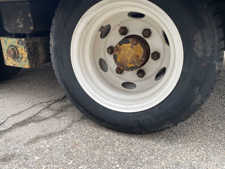 #1434-•-1977-miller-tilt-bed-trailer-(has-wi-title)-(of)-image-9