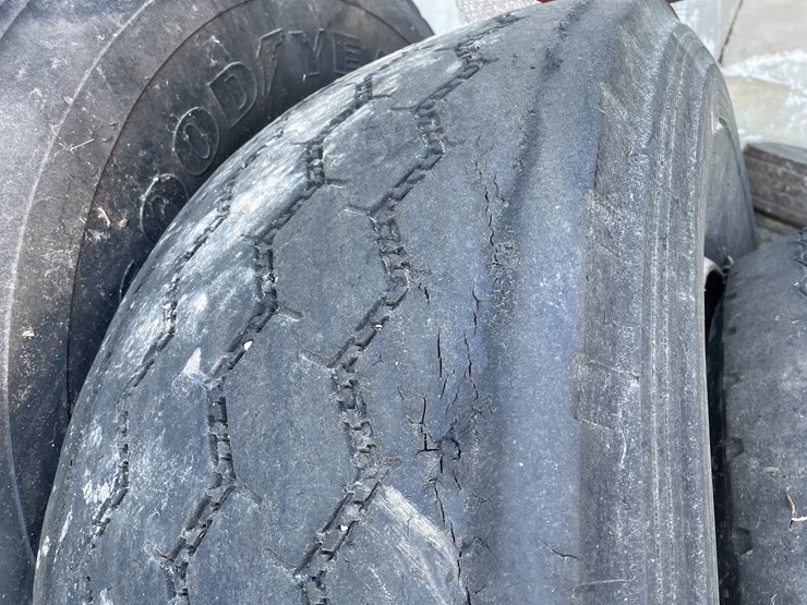 #6026-•-(3)-semi-truck-tires-on-dayton-rims-image-2