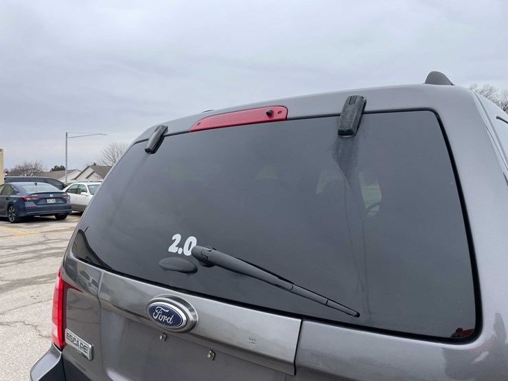 2011-ford-escape-image-27