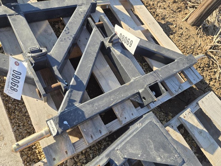 #8069-•-new-wolverine-quick-hitch-w/-2"-trailer-receiver-image-1