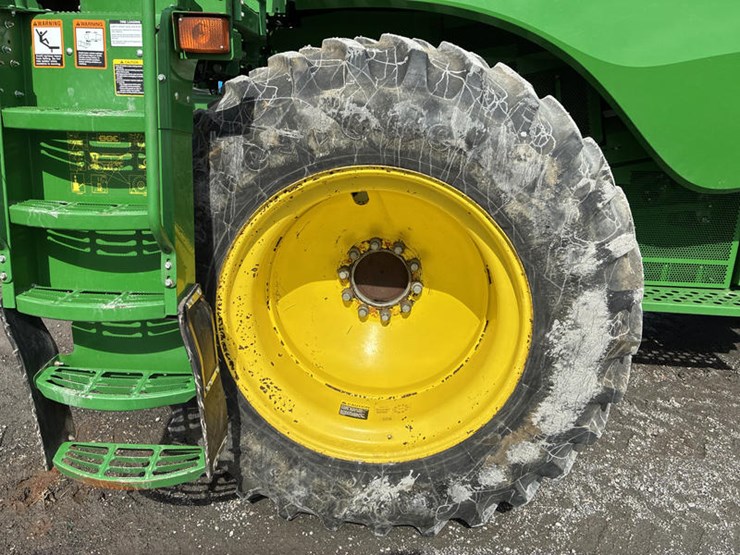 2014-john-deere-s680-image-11