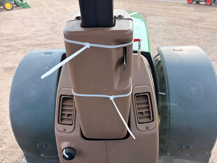 john-deere-8110-image-29