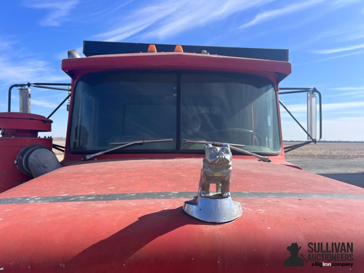 1981-mack-r686st-image-20