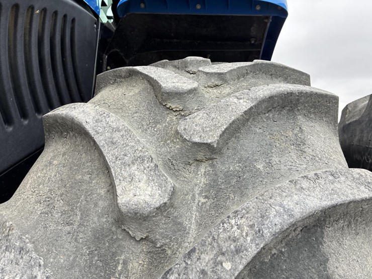 2013-new-holland-t9.505-image-43