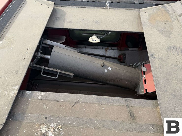 2008-case-ih-7010-image-89