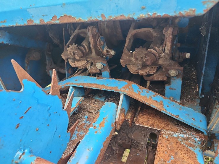 tag-#267,-ford-baler-image-9