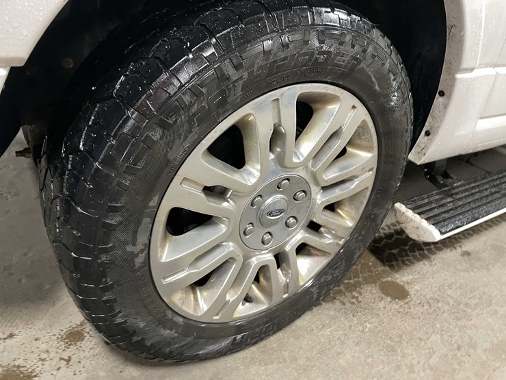 2014-ford-expedition-limited-image-14