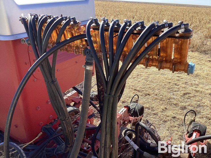 case-ih-16r30-planter-image-14