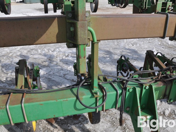 john-deere-845-image-14