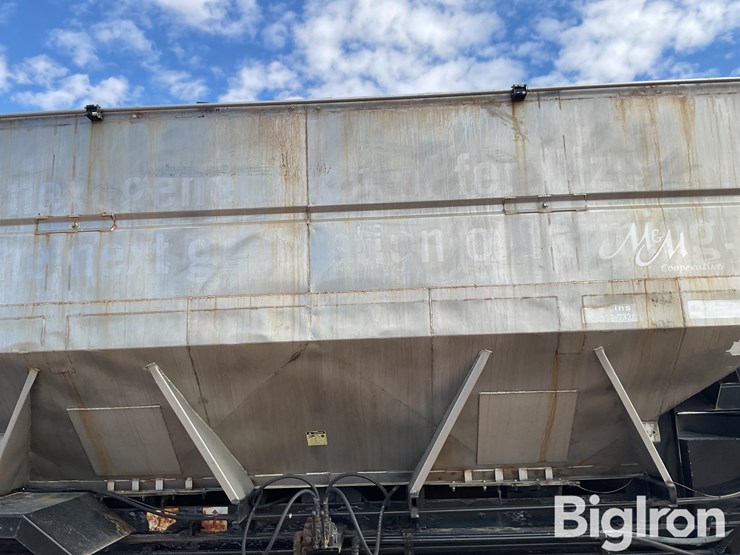 2001-magnolia-trailer-image-15