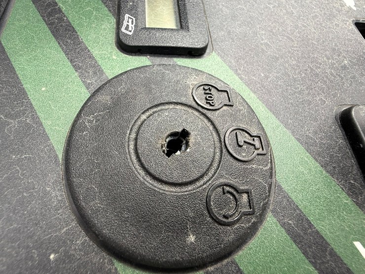 #8-•-unused-yakta-yxr320-61"-zero-turn-mower-198025-inv#-40695-image-24