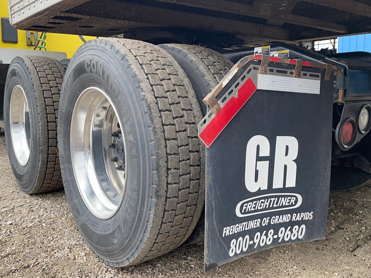 2017-peterbilt-579-image-8