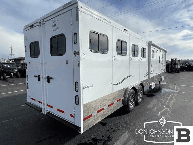 2024-trails-west-classic-lq-4-h-horse-trailer-image-8