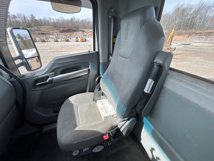 2017-kenworth-t680-image-88