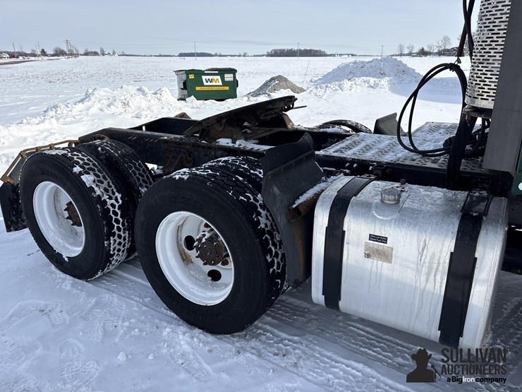 2014-mack-pinnacle-cxu613-image-18